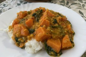 Reteta de curry de linte rosie cu cartofi dulce