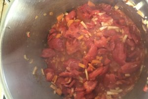 Reteta de supa de legume cu rosii si galuste pufoase