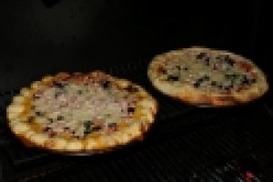 Reteta de pizza cu margini umplute (din nou, alt aluat)