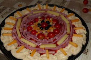 Reteta de pizza cu margini umplute (din nou, alt aluat)