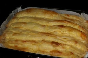 Reteta de placinta cu branza de capra, oaie si smantana