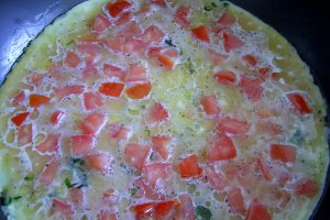 Omleta cu rosii si mozzarella