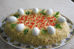 Reteta de salata a la russe cu oua de prepelita
