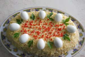 Reteta de salata a la russe cu oua de prepelita