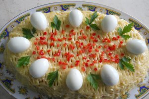 Reteta de salata a la russe cu oua de prepelita