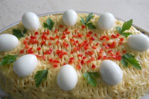 Reteta de salata a la russe cu oua de prepelita