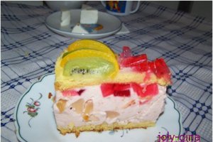 Tort cu iaurt si jeleu