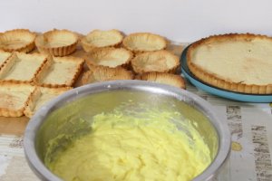Reteta de tarta cu crema de vanilie krant si smochine