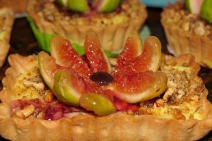 Reteta de tarta cu crema de vanilie krant si smochine