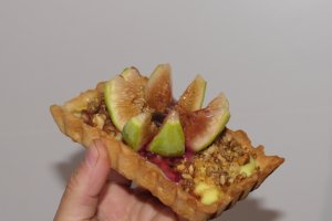 Reteta de tarta cu crema de vanilie krant si smochine