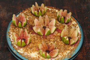Reteta de tarta cu crema de vanilie krant si smochine