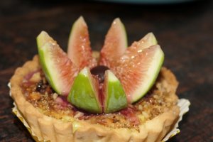 Reteta de tarta cu crema de vanilie krant si smochine