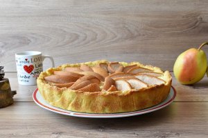 Reteta de tarta cu pere si crema de vanilie