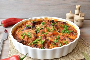 Reteta de cotlet cu legume si ardei copti la cuptor