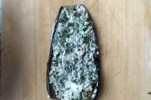 Reteta de rulouri de vinete vegetariene, umplute cu nuca si verdeata