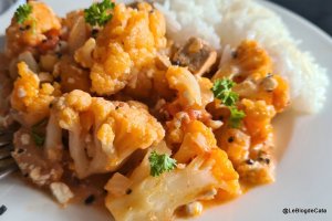 Reteta de curry de conopida cu tofu afumat