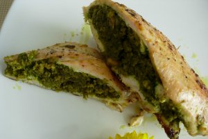 Piept de pui cu alune si patrunjel