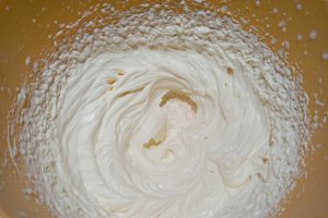 Reteta de tort cu mere si nuci