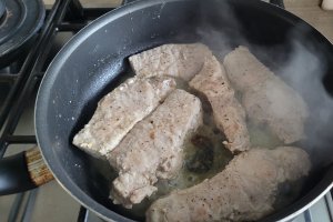 Reteta de cotlet de porc in sos, la cuptor