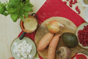 Reteta de legume la cuptor pe pat de quinoa