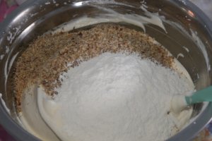 Reteta de tort fulg de nea cu visine