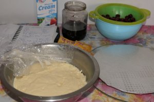 Reteta de tort fulg de nea cu visine
