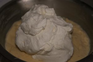 Reteta de tort fulg de nea cu visine