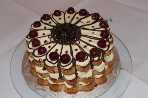 Reteta de tort fulg de nea cu visine