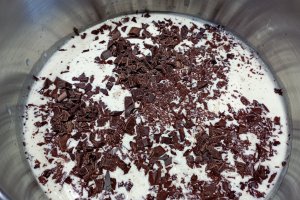 Reteta de tort ferrero rocher cu ciocolata si alune