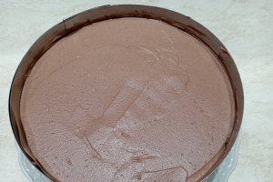 Reteta de tort ferrero rocher cu ciocolata si alune