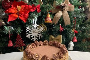 Reteta de tort ferrero rocher cu ciocolata si alune
