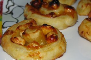 Melcisiori cu caise si alune de padure