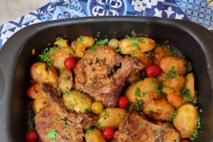 Reteta de cotlet de porc cu salvie, unt si cartofi