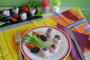 Reteta de aperitiv rapid din oua de prepelita in jambon