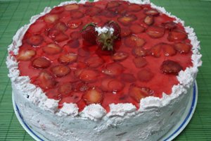 Tort cu capsuni