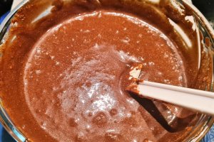 Reteta de tort cu ciocolata, mere si crema de castane