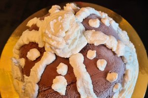 Reteta de tort cu ciocolata, mere si crema de castane