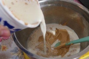 Reteta de tort cu jeleu de zmeura si de ness