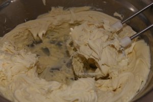 Reteta de tort cu jeleu de zmeura si de ness