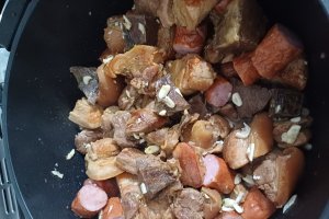 Reteta de tochitura de porc la cratita, cu mamaliga si cas framantat