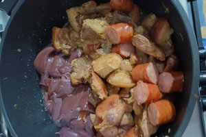 Reteta de tochitura de porc la cratita, cu mamaliga si cas framantat