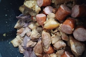 Reteta de tochitura de porc la cratita, cu mamaliga si cas framantat