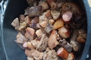 Reteta de tochitura de porc la cratita, cu mamaliga si cas framantat