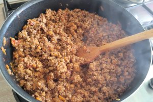 Reteta de cartofi in straturi cu carne tocata
