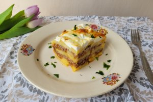Reteta de cartofi in straturi cu carne tocata