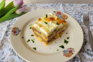Reteta de cartofi in straturi cu carne tocata