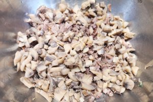 Reteta de clatite cu ciuperci si carne de pui