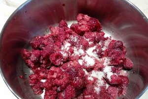Reteta de prajitura cu inimioare si crema de zmeura