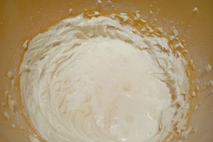 Reteta de prajitura cu inimioare si crema de zmeura