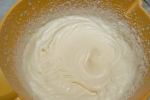 Reteta de prajitura cu inimioare si crema de zmeura
